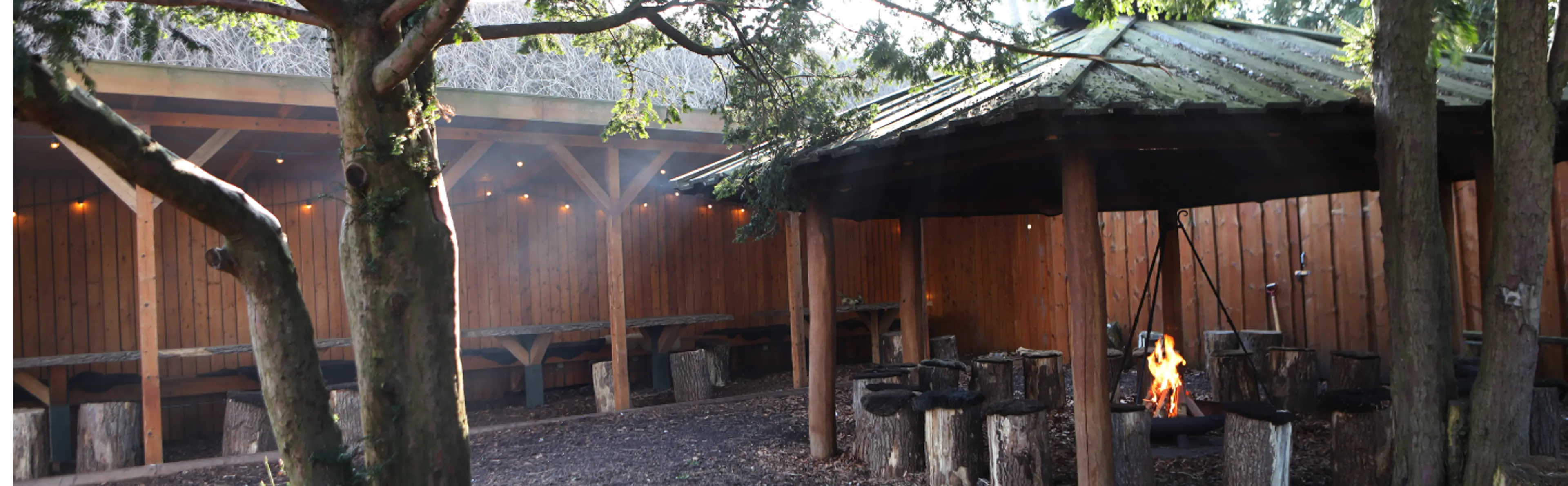 Billede af naturbasen i ZOO med bål 