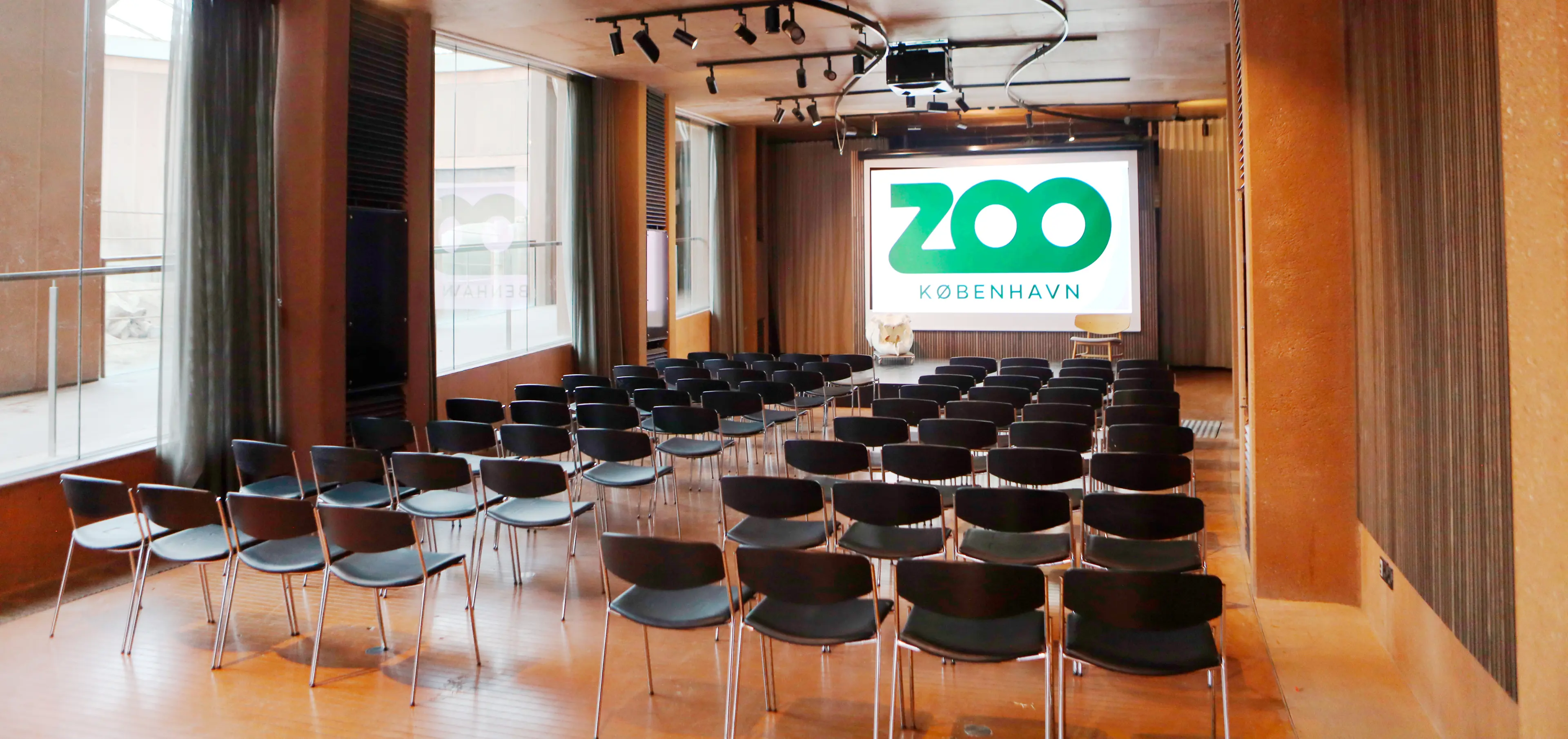 Stort mødelokale i Elefanthuset i København Zoo