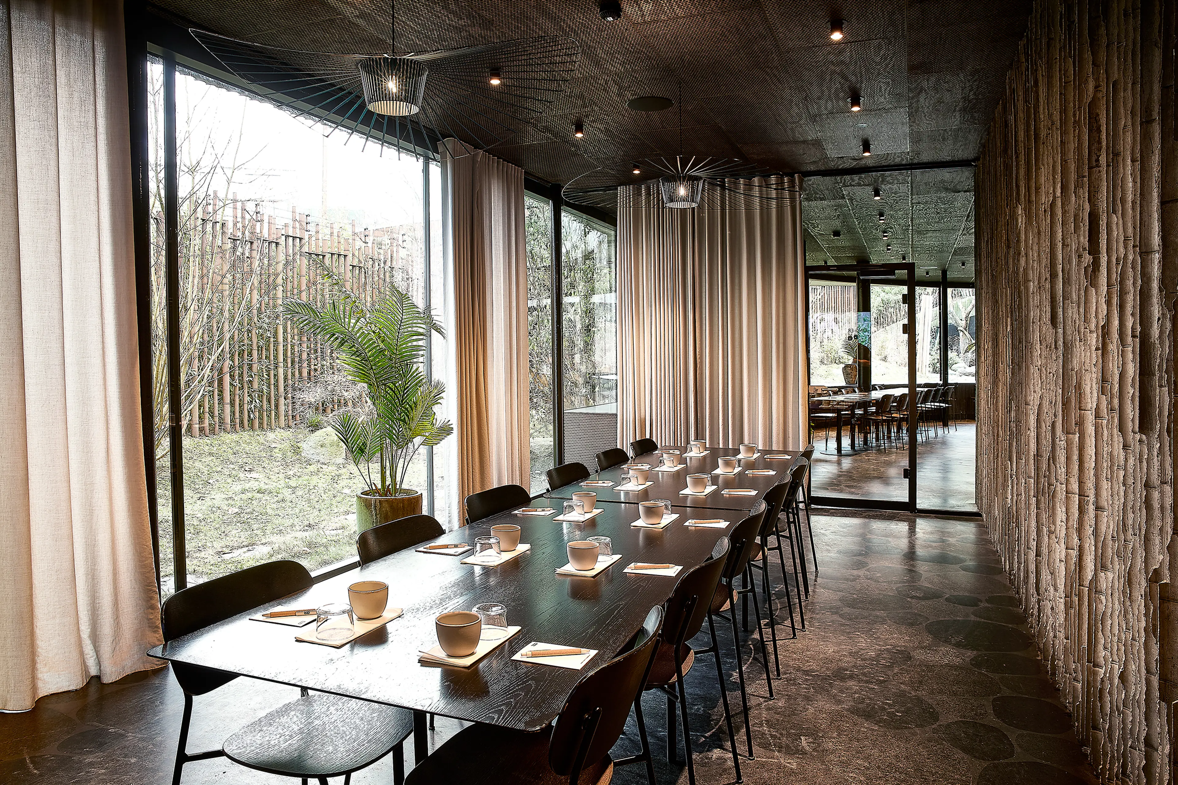 Mødefaciliteter i Bistro Ailu - lyst lokale med plads til mindre møder og erhvervsarrangementer