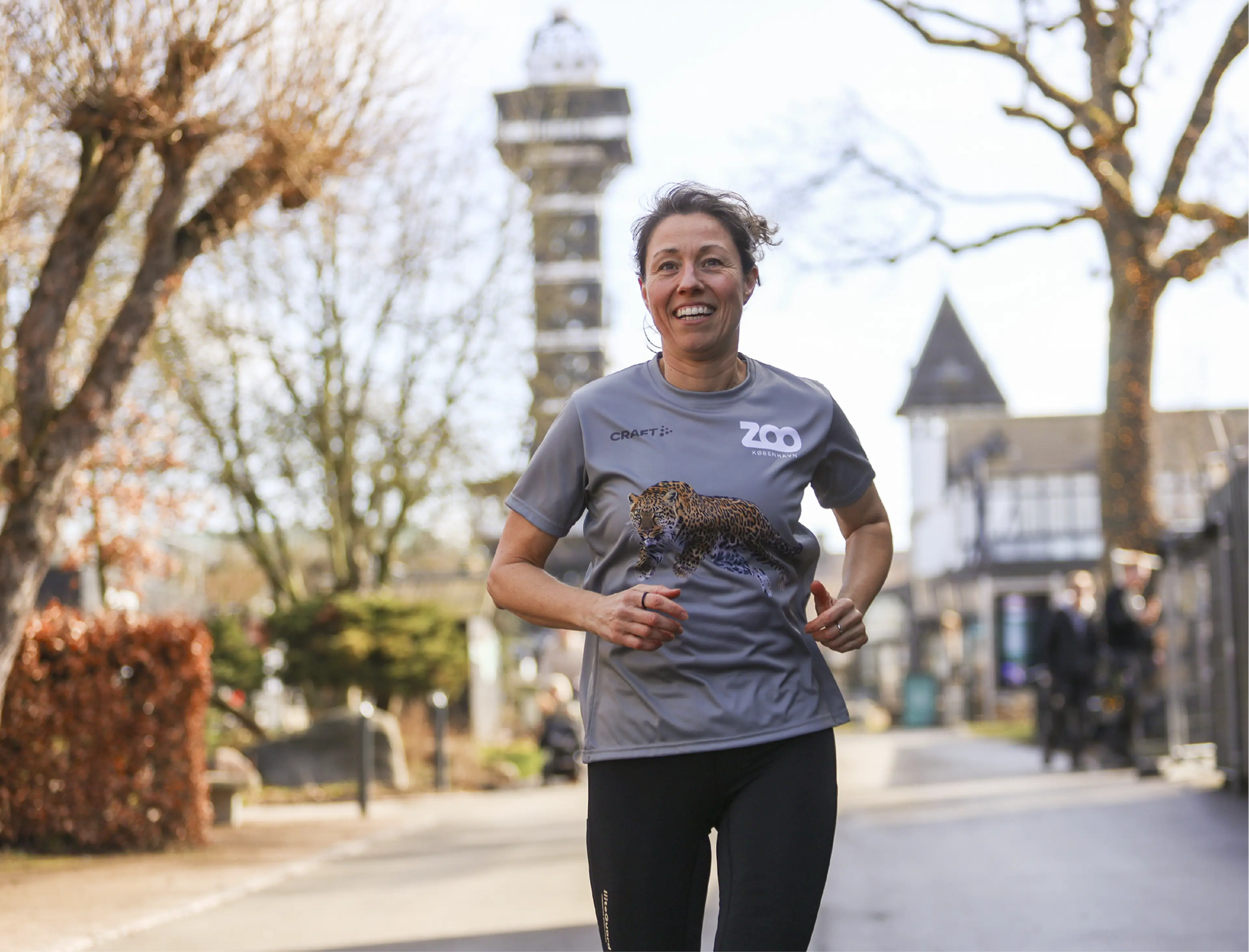 Deltager der løber i Zoologisk Have til Zooløb 2026